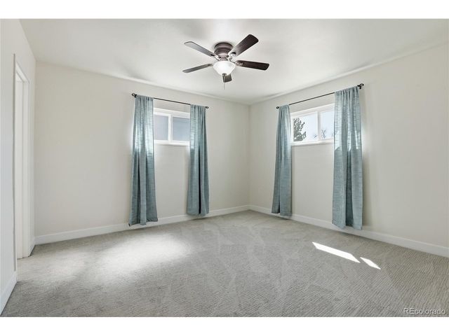 800 Vaughn St, Aurora, CO 80011