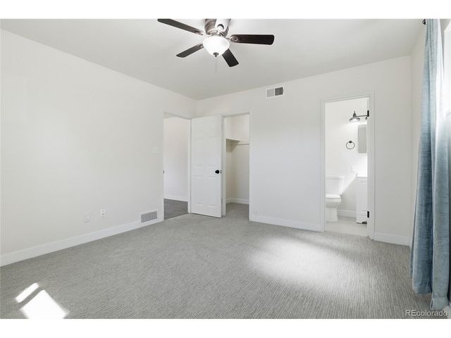 800 Vaughn St, Aurora, CO 80011