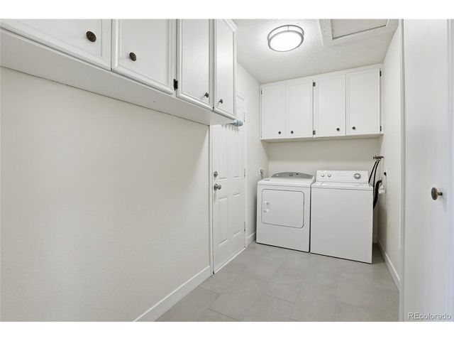 800 Vaughn St, Aurora, CO 80011