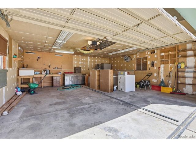 800 Vaughn St, Aurora, CO 80011