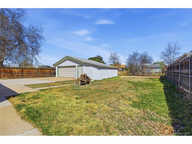 800 Vaughn St, Aurora, CO 80011