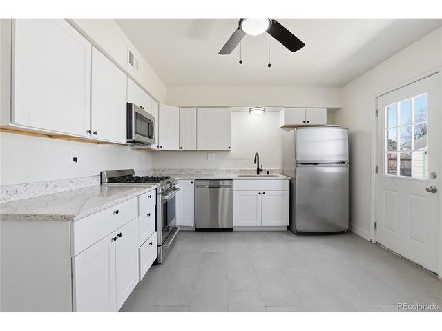 800 Vaughn St, Aurora, CO 80011