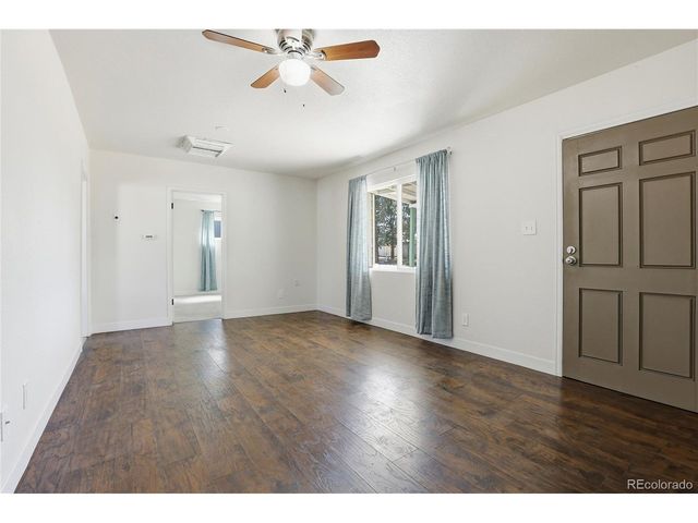 800 Vaughn St, Aurora, CO 80011