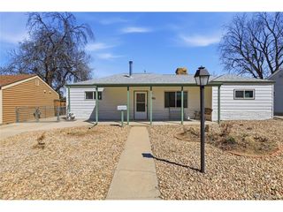 800 Vaughn St, Aurora, CO 80011