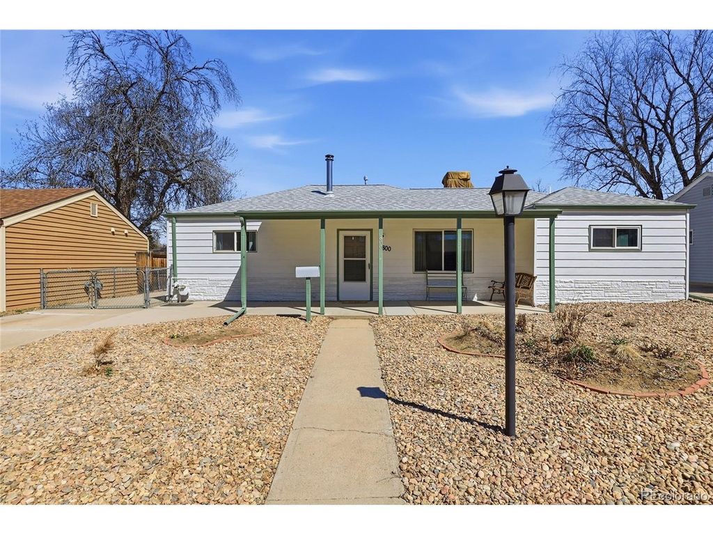 800 Vaughn St, Aurora, CO 80011