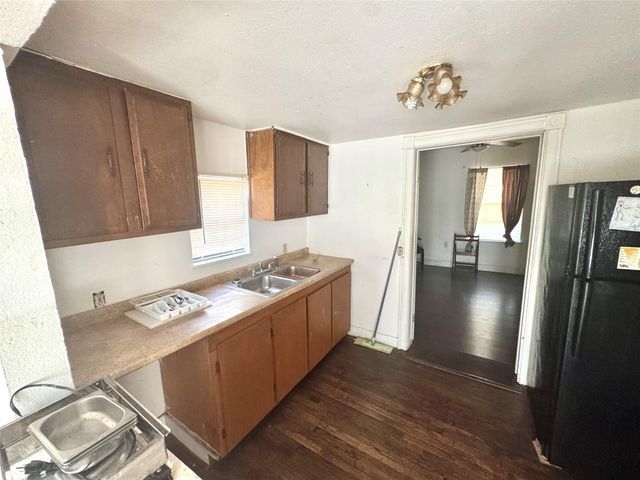 1133 Salina ST, Austin, TX 78702