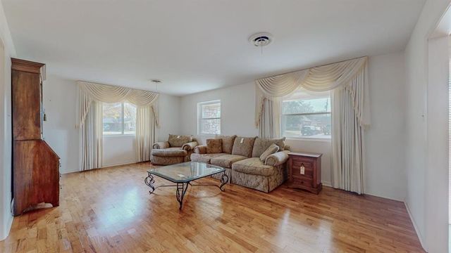 5710 Pickwick Lane, Beaumont, TX 77706