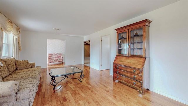 5710 Pickwick Lane, Beaumont, TX 77706