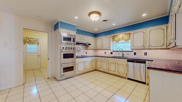 5710 Pickwick Lane, Beaumont, TX 77706