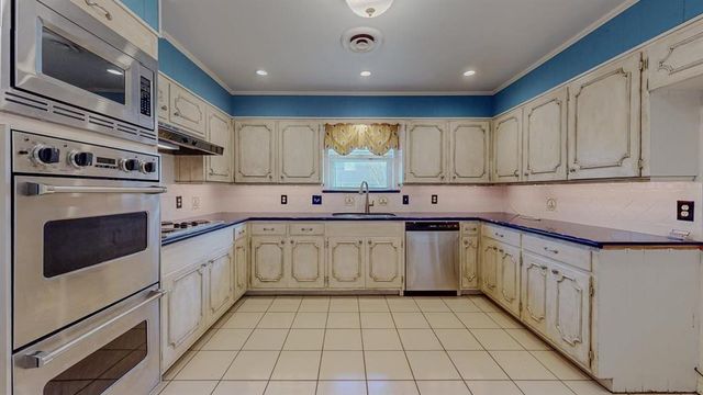 5710 Pickwick Lane, Beaumont, TX 77706