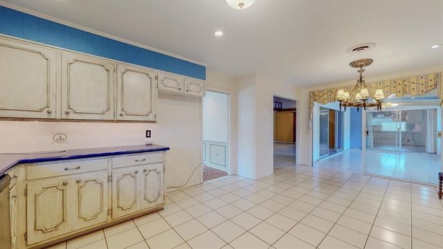 5710 Pickwick Lane, Beaumont, TX 77706