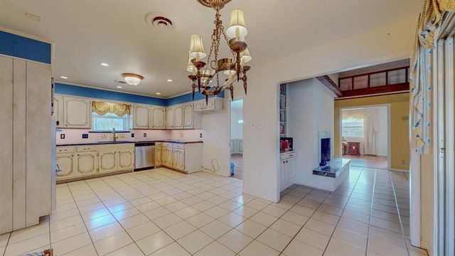 5710 Pickwick Lane, Beaumont, TX 77706