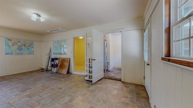 5710 Pickwick Lane, Beaumont, TX 77706