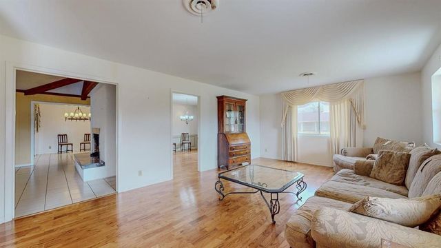 5710 Pickwick Lane, Beaumont, TX 77706