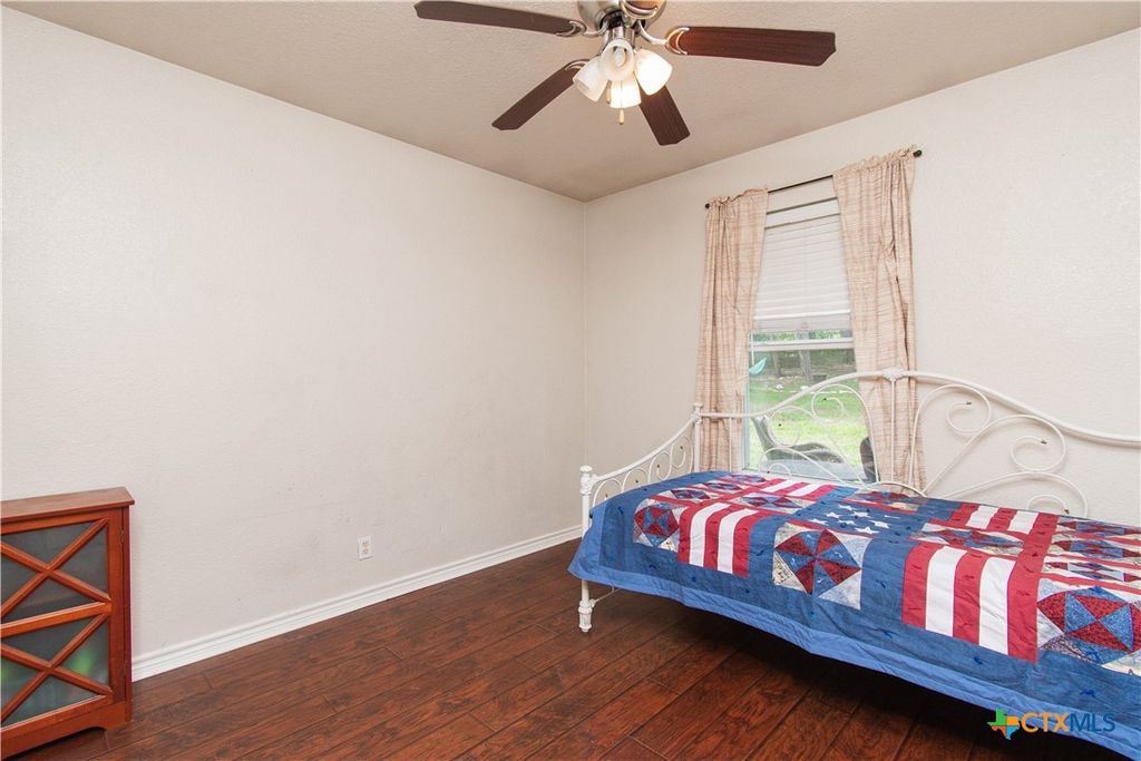 Image 18 of property listing at 5362 Denmans Loop, Belton, TX 76513