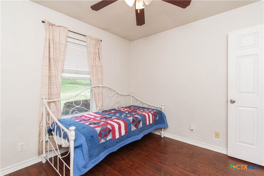 Image 19 of property listing at 5362 Denmans Loop, Belton, TX 76513