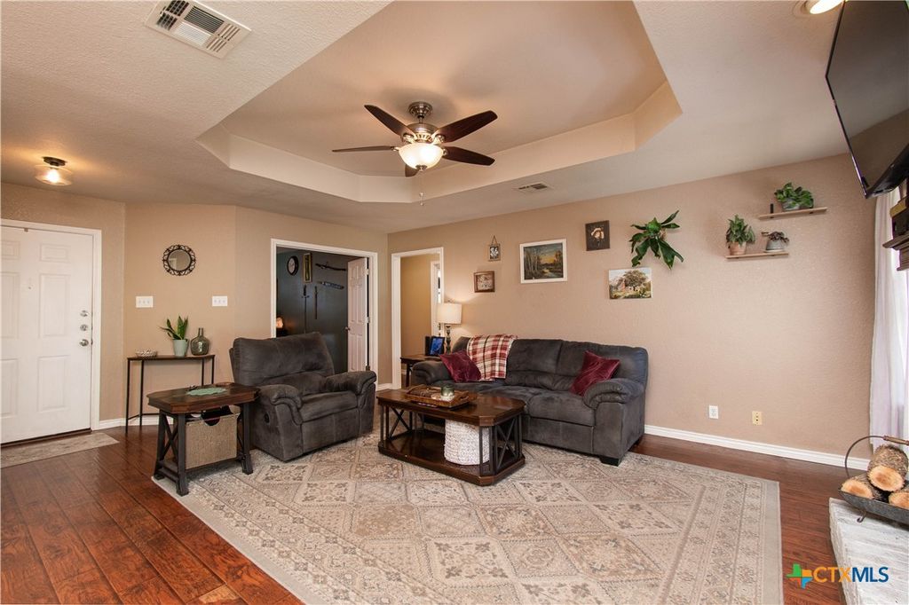 Image 2 of property listing at 5362 Denmans Loop, Belton, TX 76513