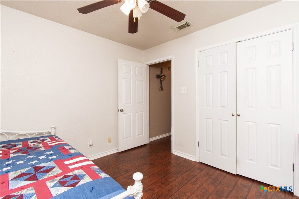 Image 20 of property listing at 5362 Denmans Loop, Belton, TX 76513