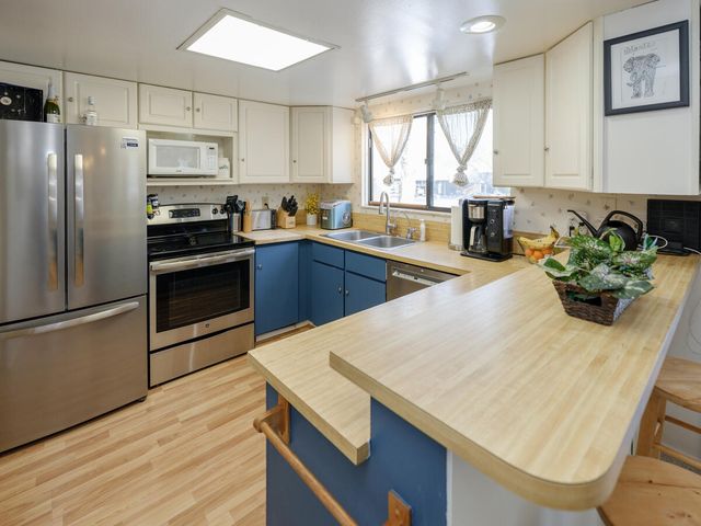 107 Inverness Court, Kalamazoo Twp, MI 49006