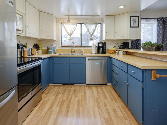 107 Inverness Court, Kalamazoo Twp, MI 49006