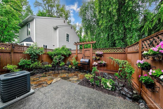 10259 NE 129th Lane, Kirkland, WA 98034