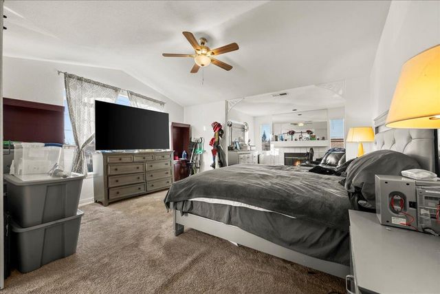 4800 Runway Dr, Fair Oaks, CA 95628