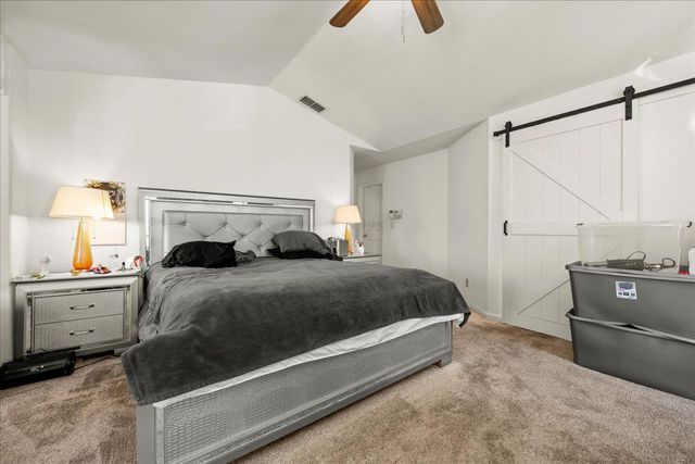 4800 Runway Dr, Fair Oaks, CA 95628