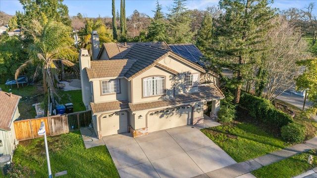 4800 Runway Dr, Fair Oaks, CA 95628
