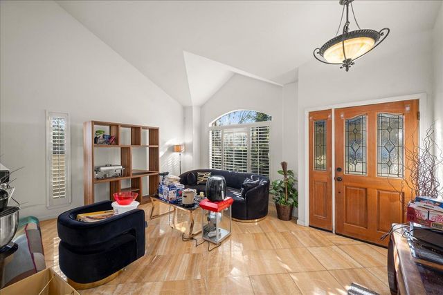 4800 Runway Dr, Fair Oaks, CA 95628