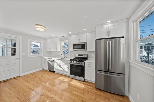 106 Darrow St, Quincy, MA 02169