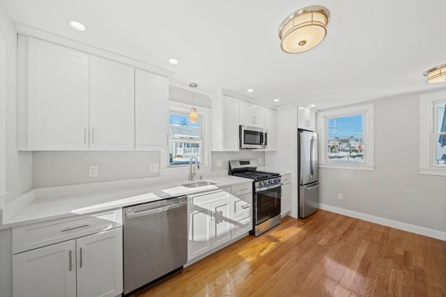 106 Darrow St, Quincy, MA 02169