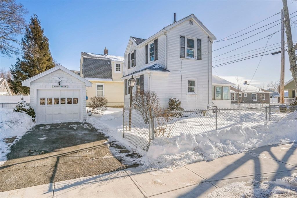 106 Darrow St, Quincy, MA 02169