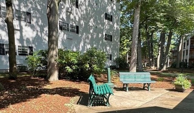 55 Greentree Ln 44, Weymouth, MA 02190