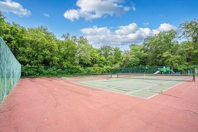 55 Greentree Ln 44, Weymouth, MA 02190