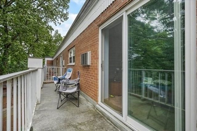 55 Greentree Ln 44, Weymouth, MA 02190