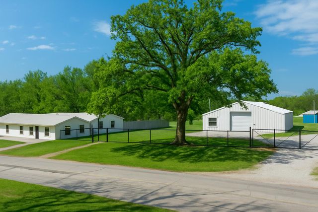 62330 E 320 Road, Grove, OK 74344