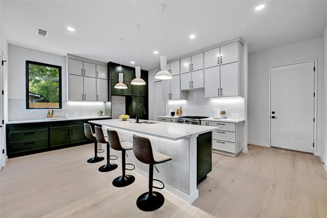 4609 Philco DR 1, Austin, TX 78745