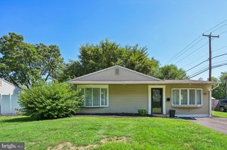 431 MAGNOLIA DR, Levittown, PA 19054