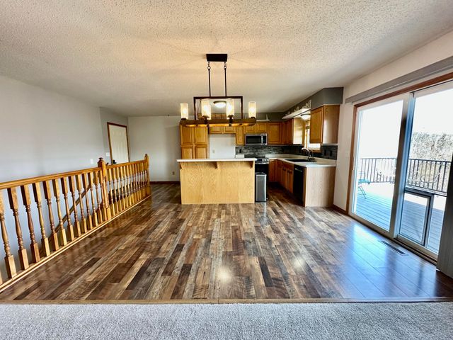 3837 W Hanover Street, Springfield, MO 65807