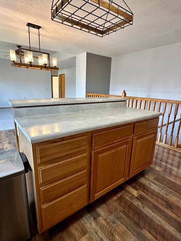 3837 W Hanover Street, Springfield, MO 65807