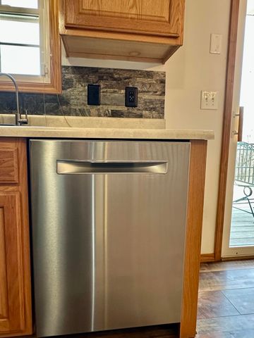 3837 W Hanover Street, Springfield, MO 65807