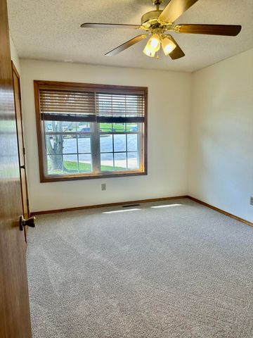 3837 W Hanover Street, Springfield, MO 65807