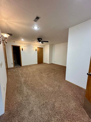 3837 W Hanover Street, Springfield, MO 65807