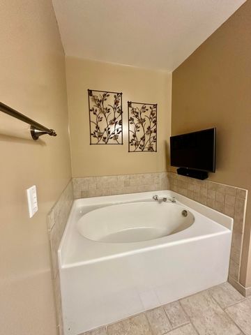 3837 W Hanover Street, Springfield, MO 65807