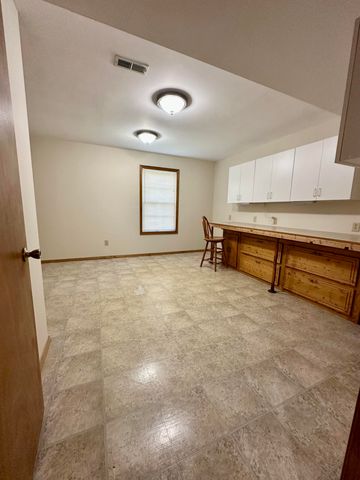 3837 W Hanover Street, Springfield, MO 65807