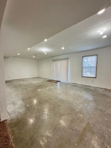 3837 W Hanover Street, Springfield, MO 65807