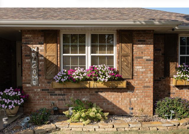 3837 W Hanover Street, Springfield, MO 65807