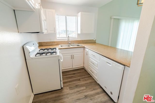 311 S New Hampshire Avenue, Los Angeles, CA 90020