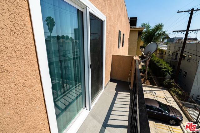 311 S New Hampshire Avenue, Los Angeles, CA 90020