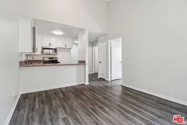 311 S New Hampshire Avenue, Los Angeles, CA 90020